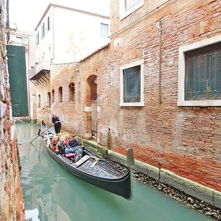 Gondola View Apartment เวนิส ภายนอก รูปภาพ