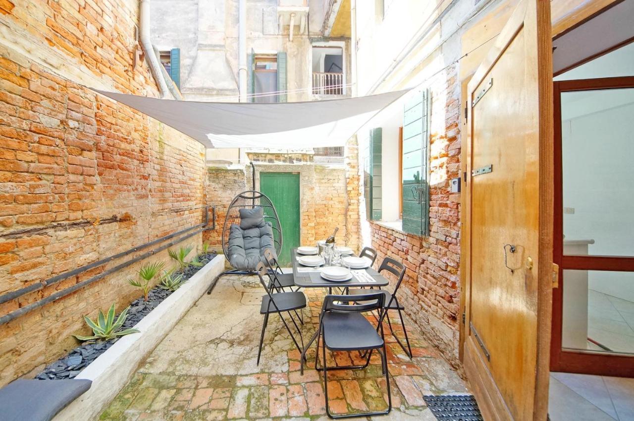 Gondola View Apartment เวนิส ภายนอก รูปภาพ