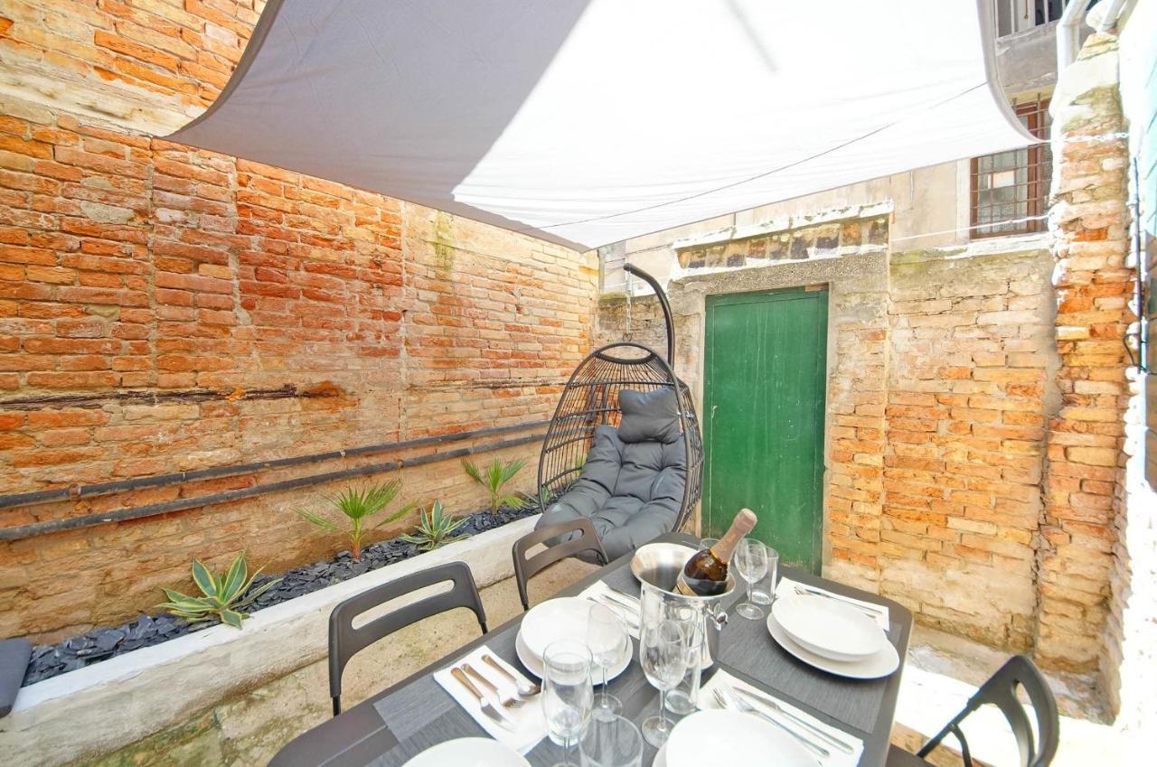 Gondola View Apartment เวนิส ภายนอก รูปภาพ