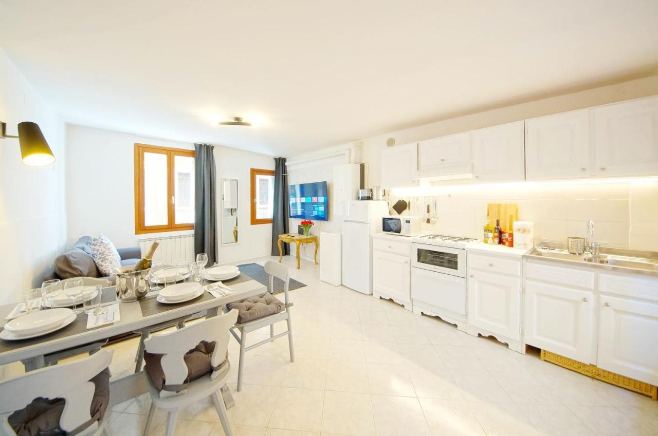Gondola View Apartment เวนิส ภายนอก รูปภาพ