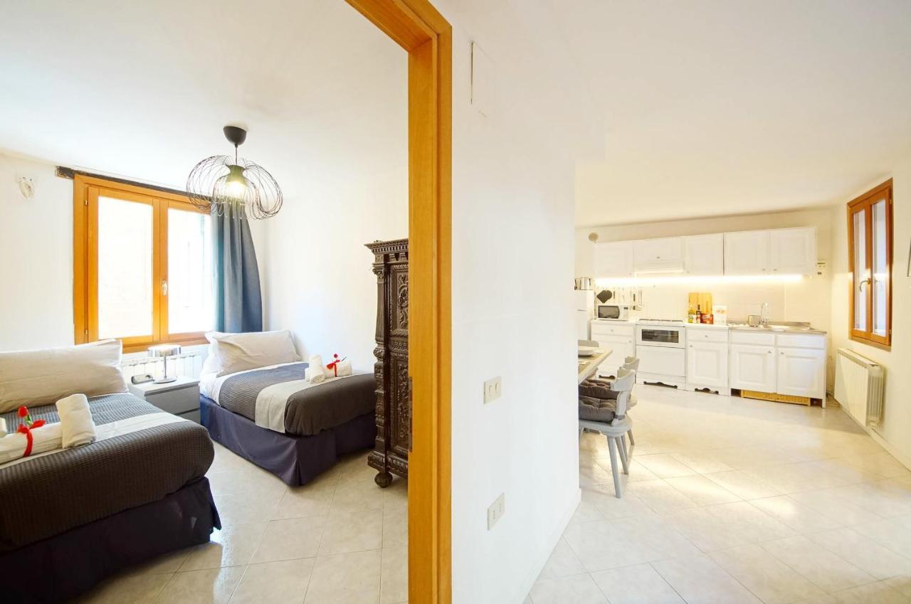 Gondola View Apartment เวนิส ภายนอก รูปภาพ
