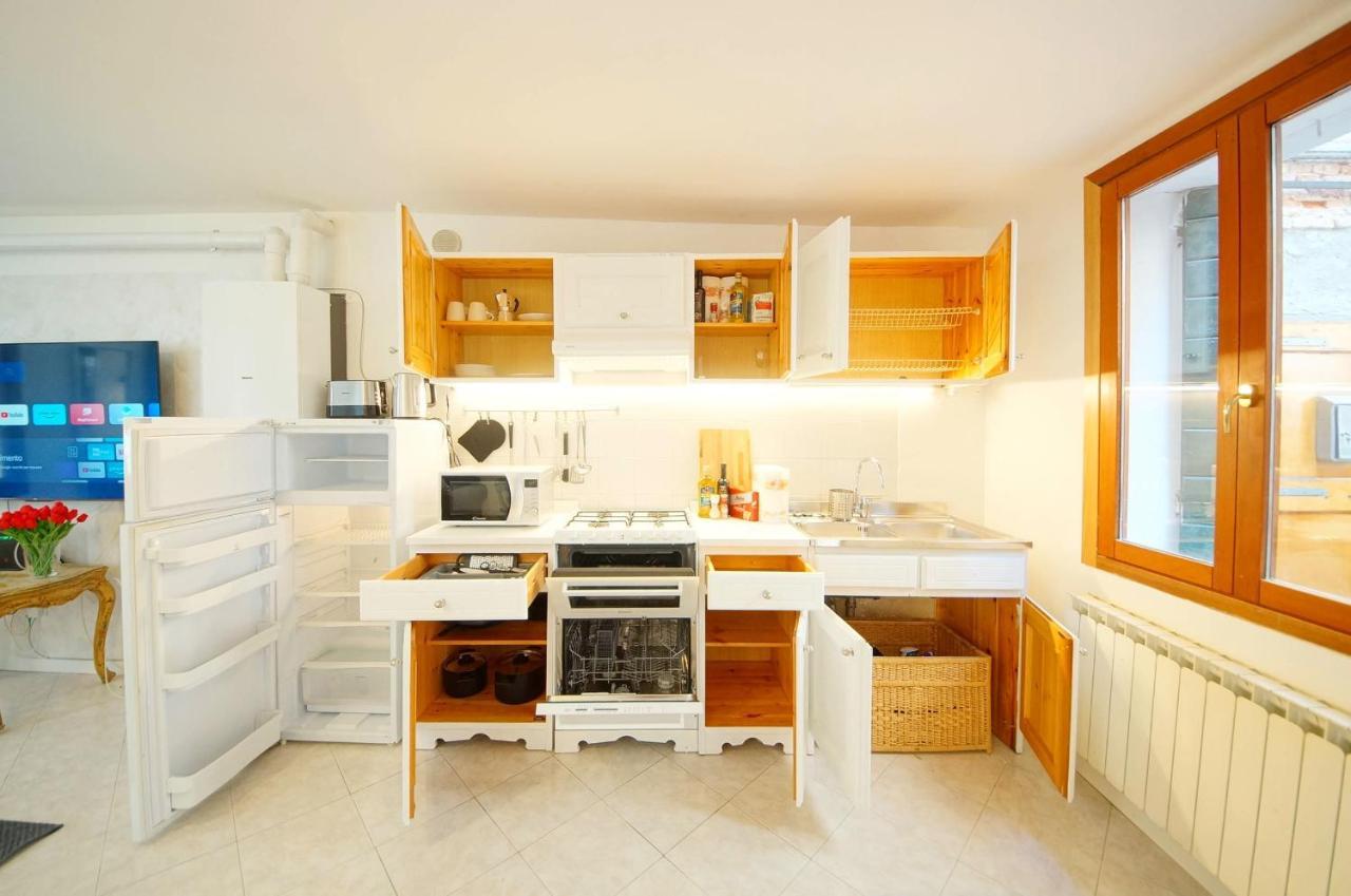 Gondola View Apartment เวนิส ภายนอก รูปภาพ