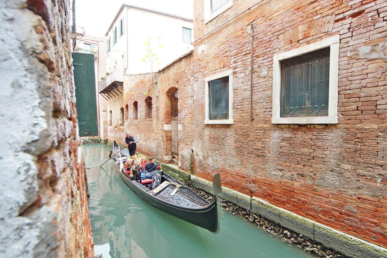 Gondola View Apartment เวนิส ภายนอก รูปภาพ