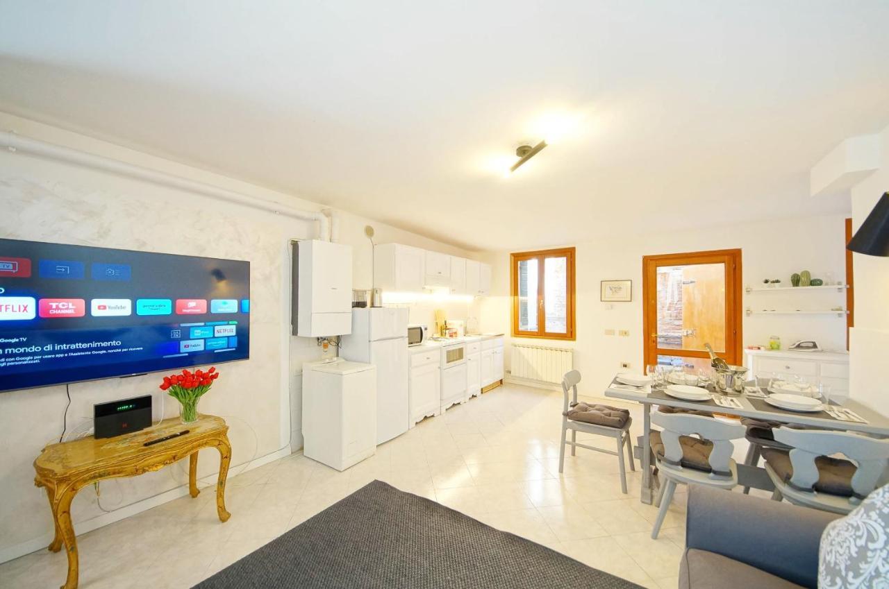 Gondola View Apartment เวนิส ภายนอก รูปภาพ
