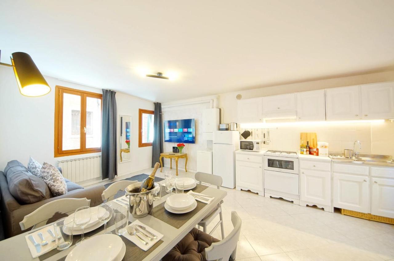 Gondola View Apartment เวนิส ภายนอก รูปภาพ