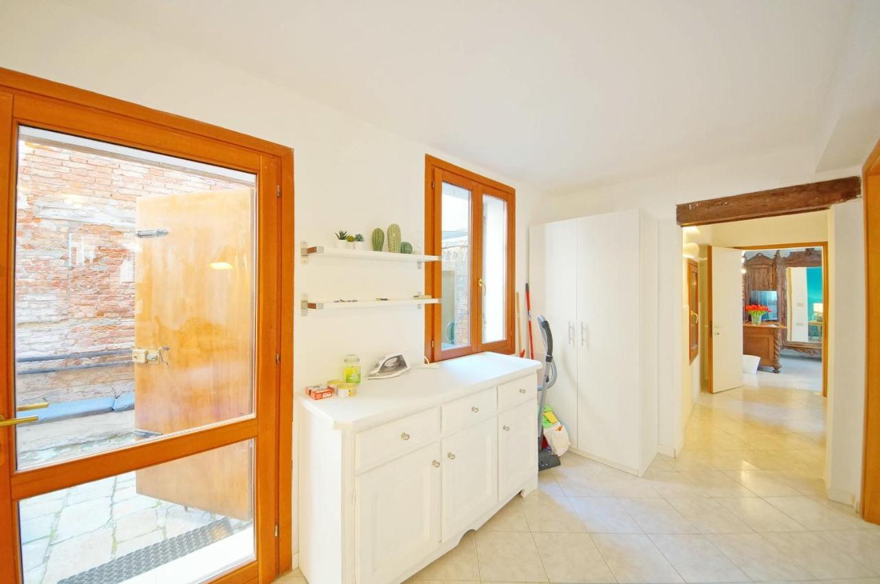 Gondola View Apartment เวนิส ภายนอก รูปภาพ